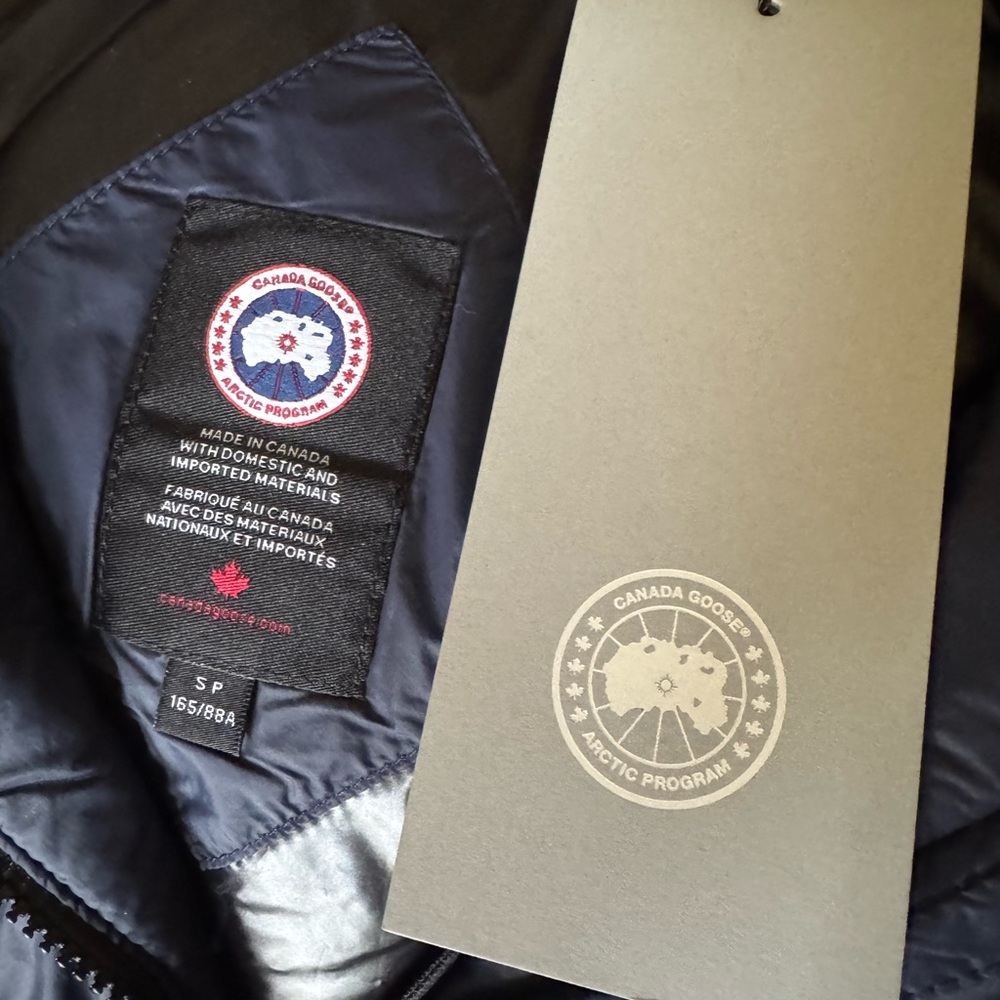 Canada Goose Abbott Hoody Jacket - Picture 8 of 9